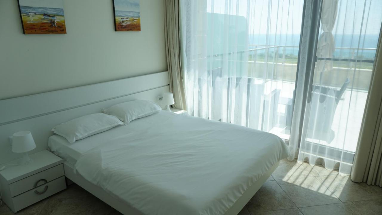 אפרטהוטל קברנה Calithea Complex מראה חיצוני תמונה