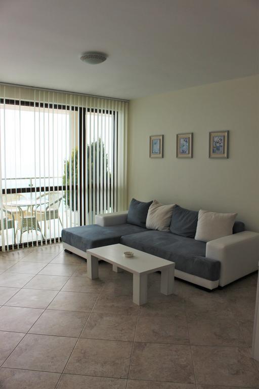 אפרטהוטל קברנה Calithea Complex מראה חיצוני תמונה